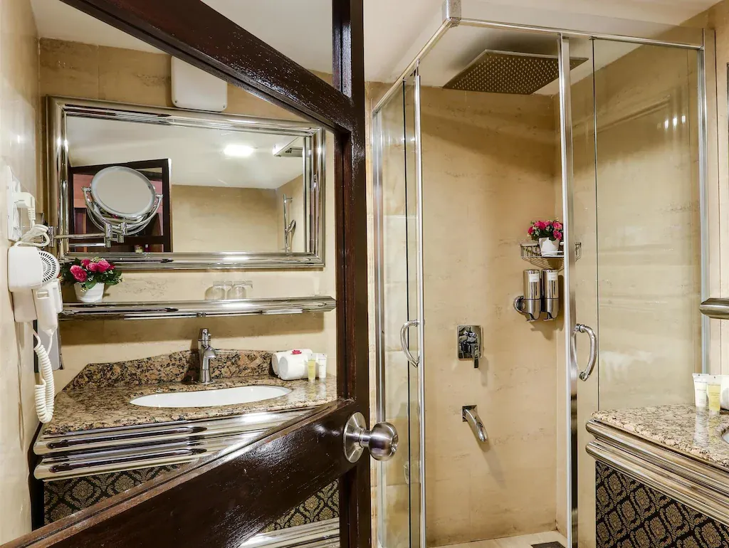 Golden Chariot The Boutique Hotel, Andheri9.webp