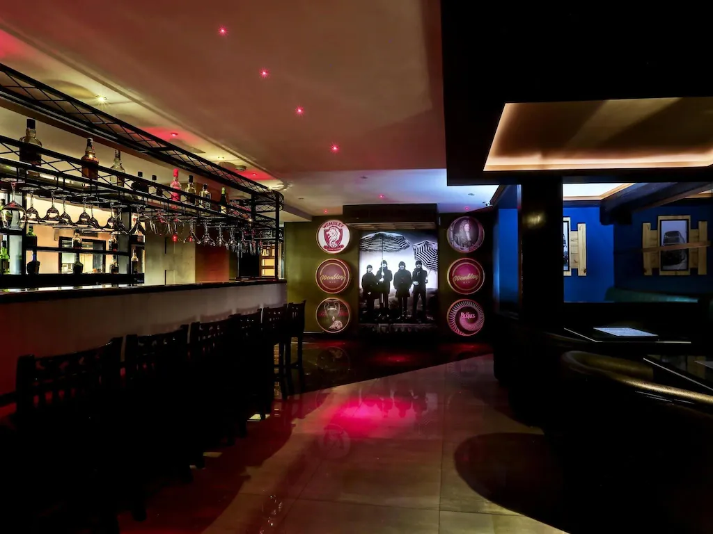 Golden Chariot The Boutique Hotel, Andheri10.webp