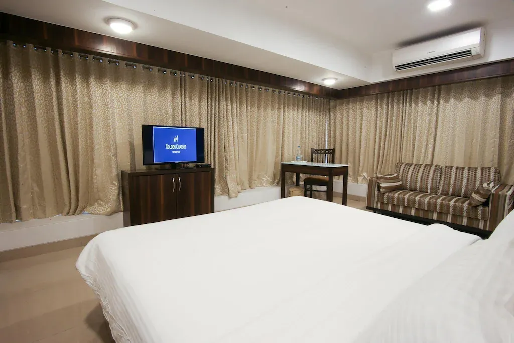 Golden Chariot The Boutique Hotel, Andheri1.webp