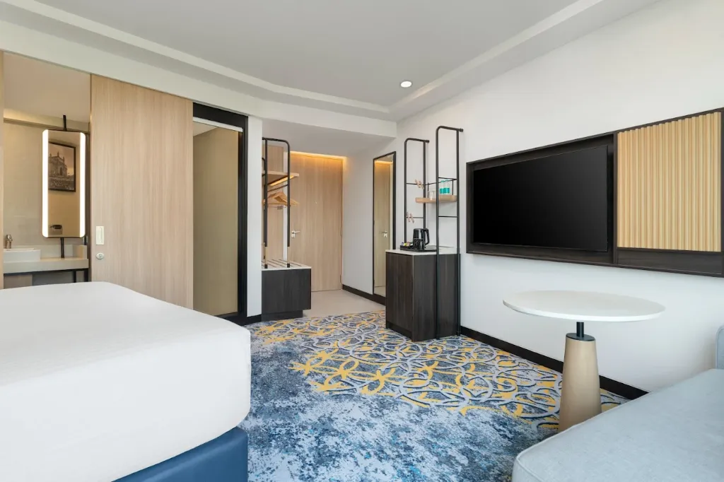 Hilton Garden Inn Mumbai International Airport1.webp