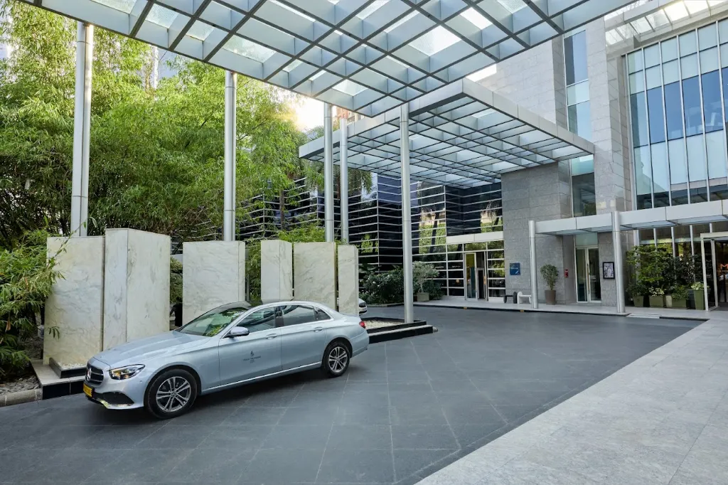 Four Seasons Hotel Mumbai 7.webp