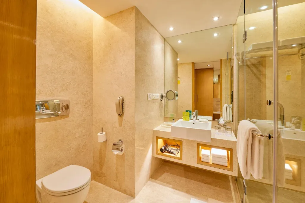 Holiday Inn Mumbai International Airport by IHG 7.webp