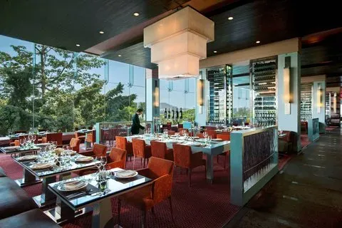 Lakeside Chalet, Mumbai - Marriott Executive Apartments11.webp