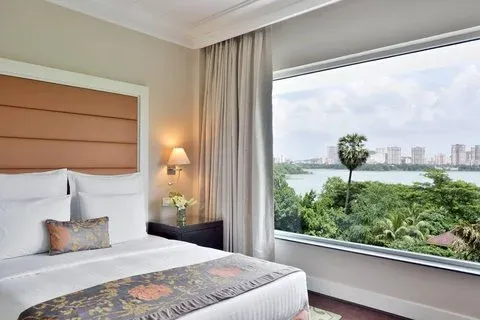 Lakeside Chalet, Mumbai - Marriott Executive Apartments1.webp