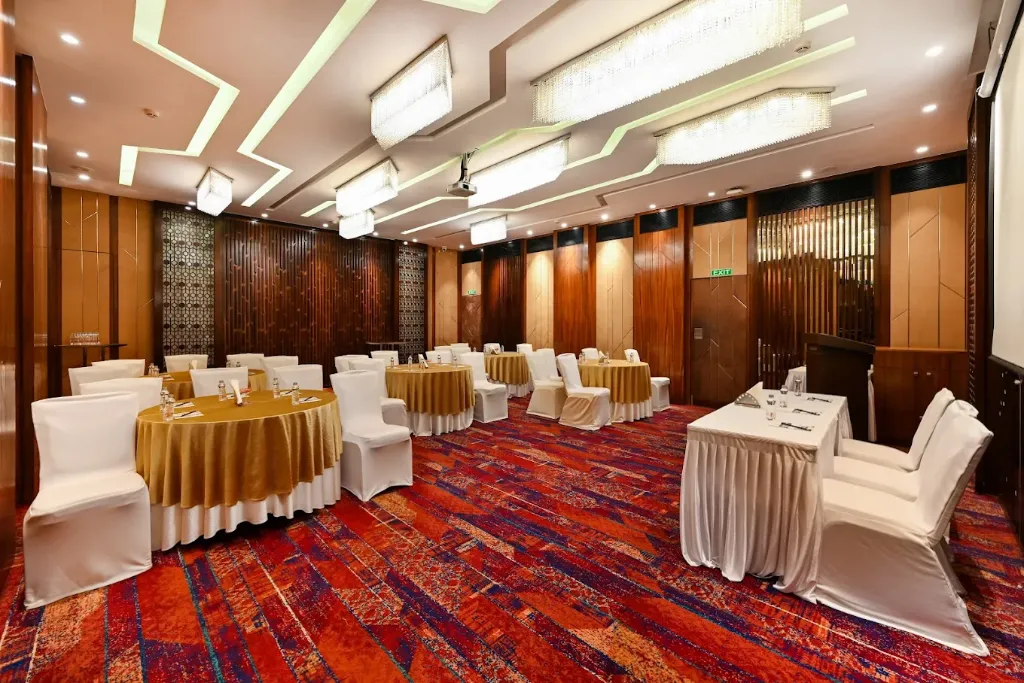 Fariyas Hotel Mumbai19.webp