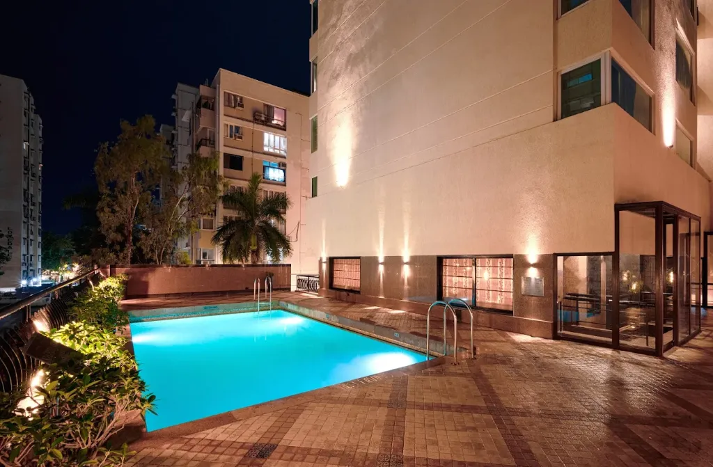 Fariyas Hotel Mumbai1.webp