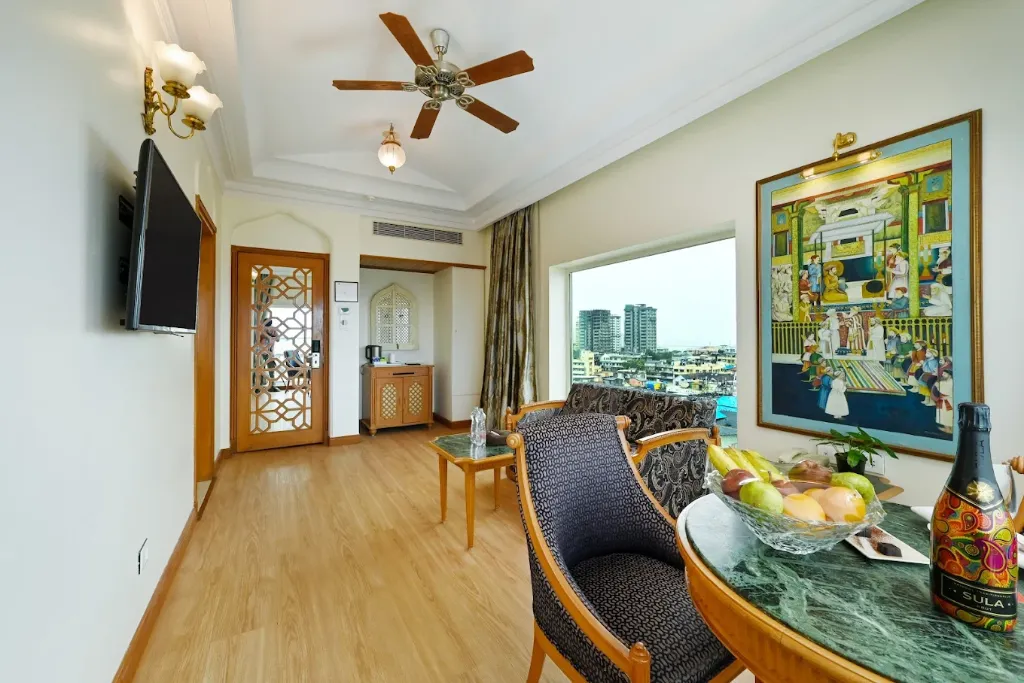 Fariyas Hotel Mumbai15.webp