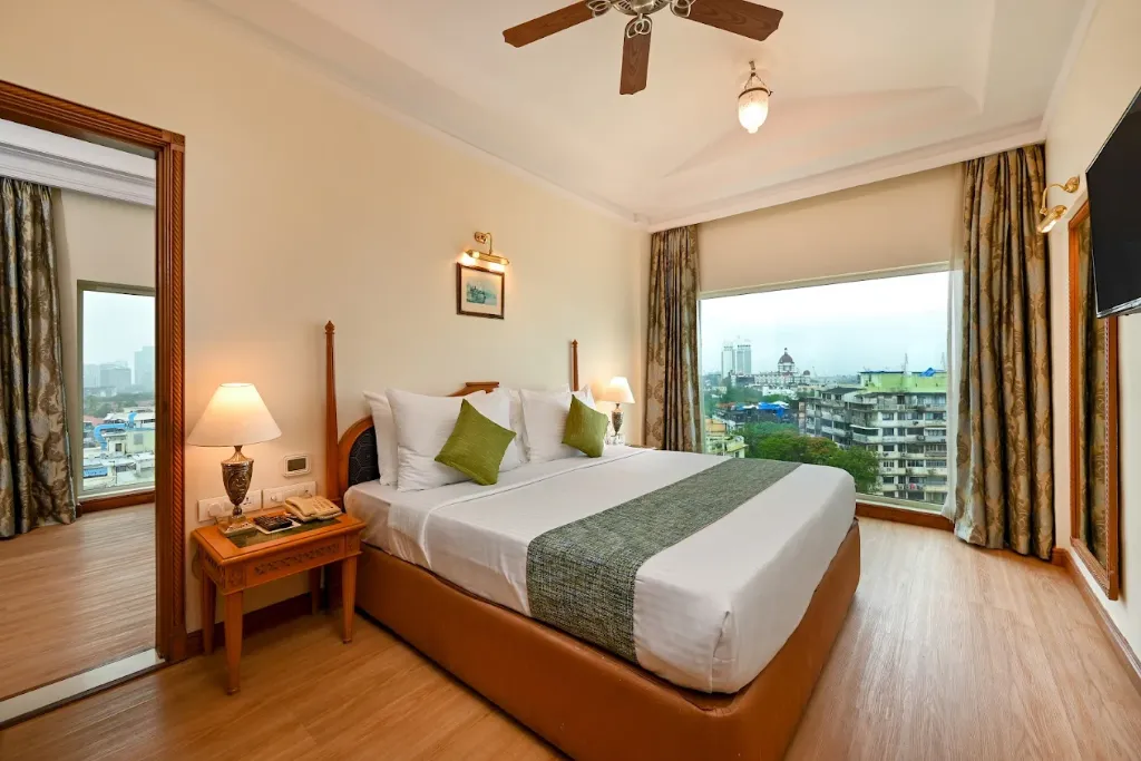 Fariyas Hotel Mumbai2.webp