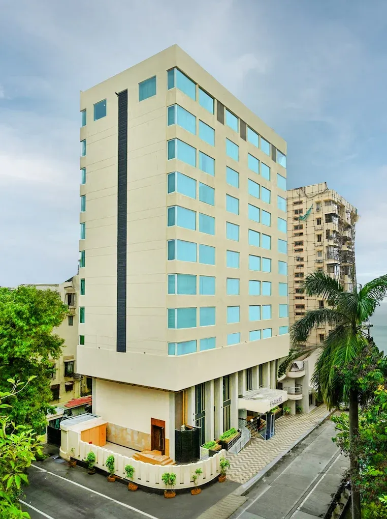 Fariyas Hotel Mumbai12.webp