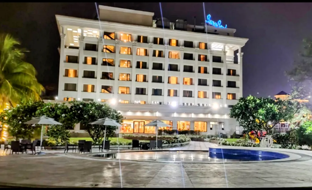 Sun-n-Sand Hotel21.webp