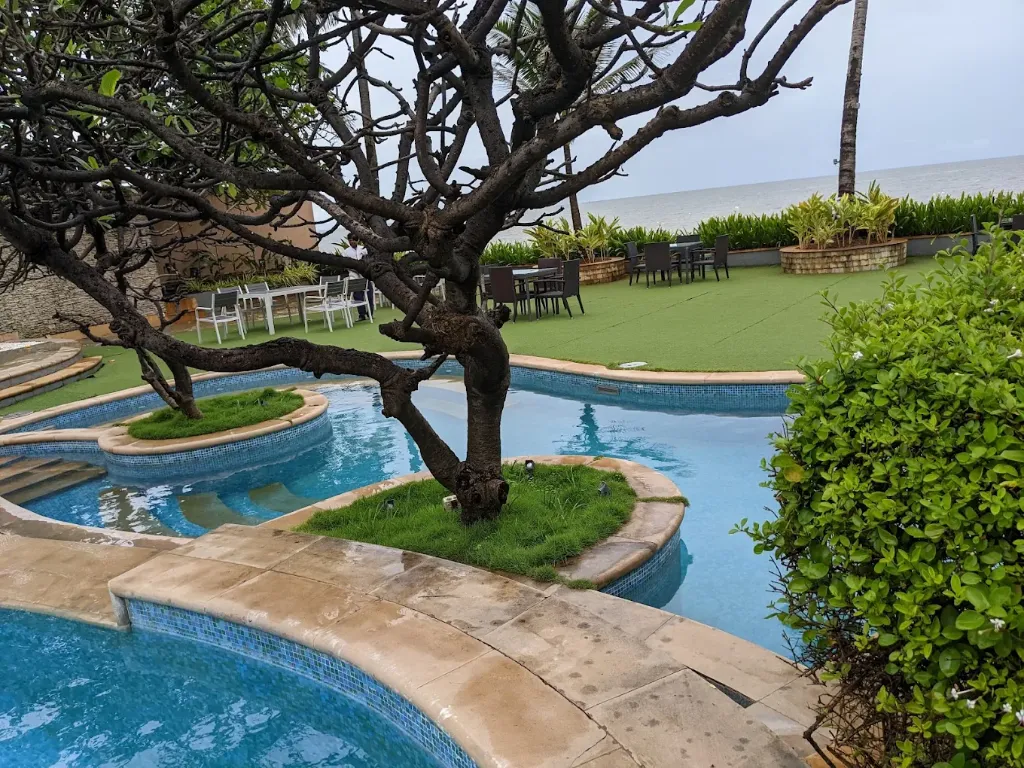 Sun-n-Sand Hotel10.webp