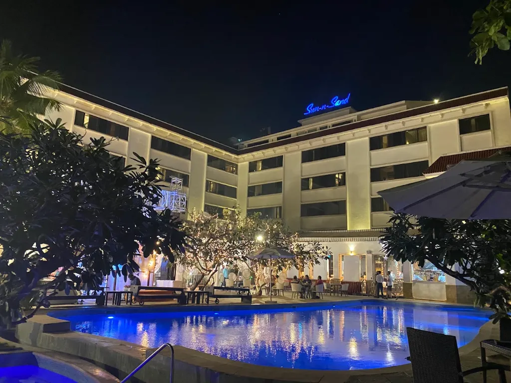 Sun-n-Sand Hotel8.webp