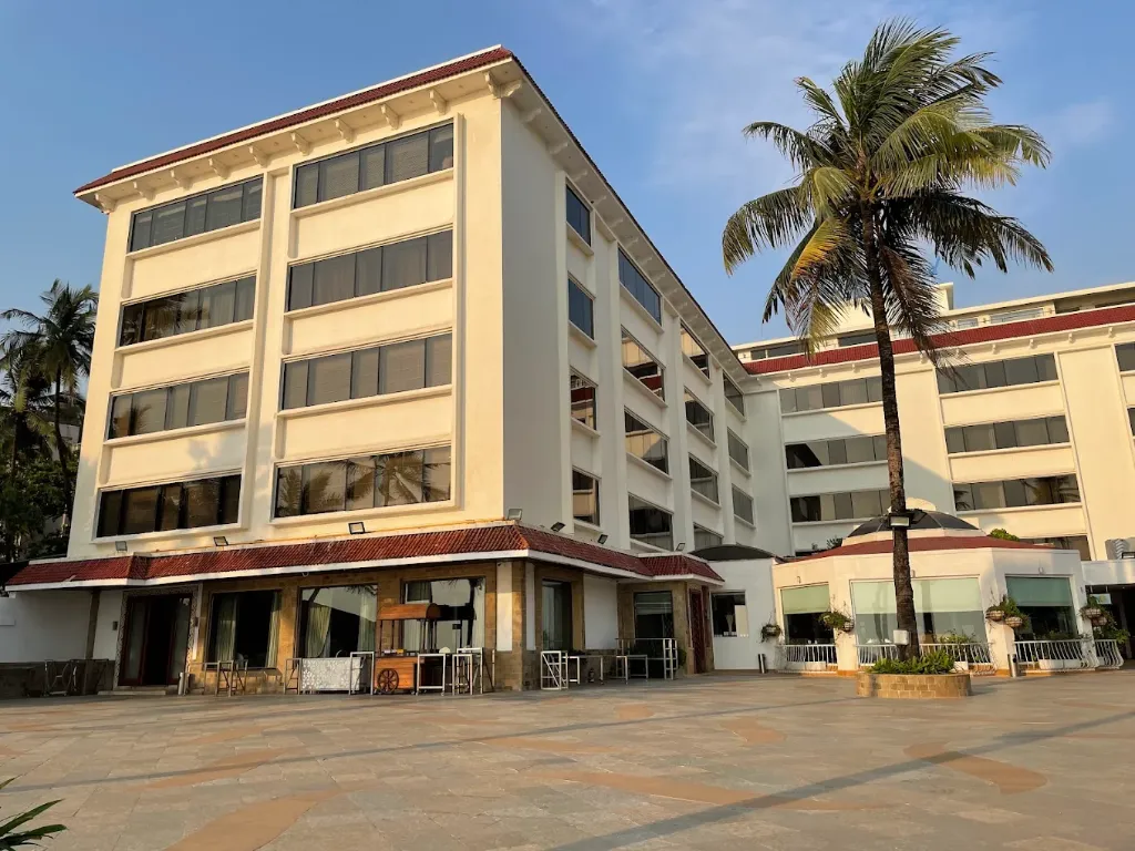 Sun-n-Sand Hotel6.webp