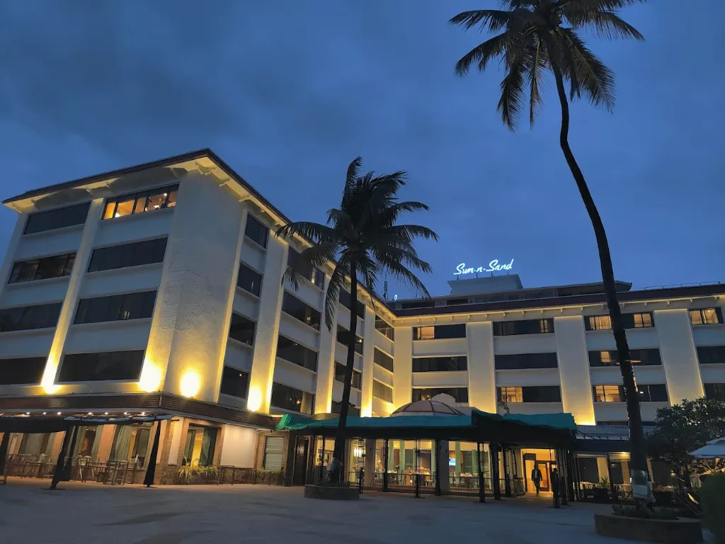 Sun-n-Sand Hotel12.webp