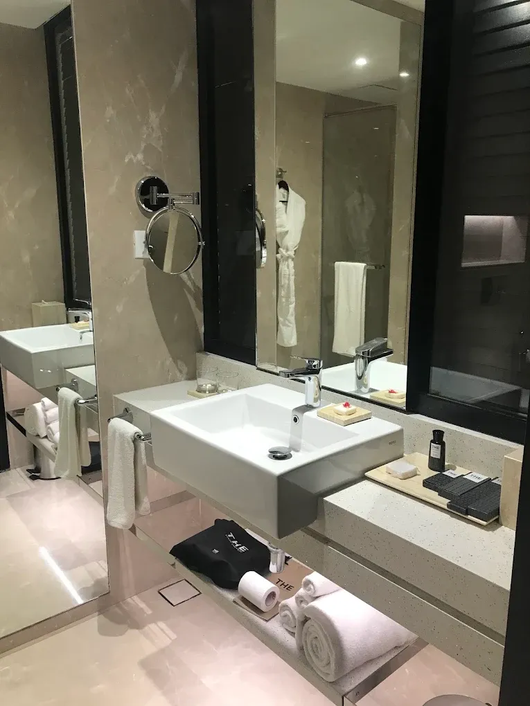 Sun-n-Sand Hotel20.webp