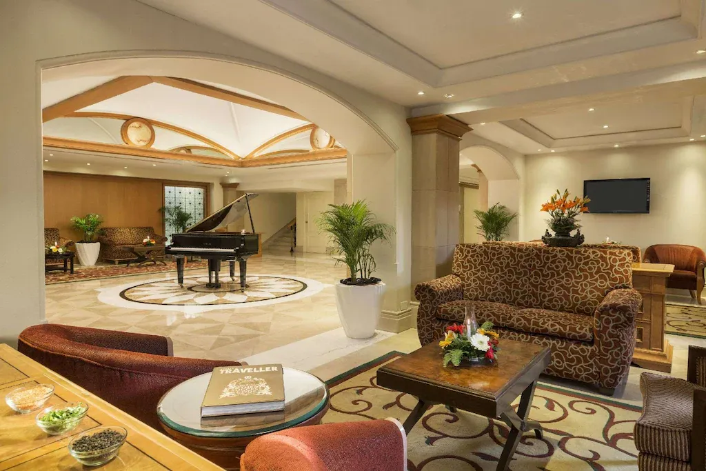 Ramada Plaza by Wyndham Palm Grove8.webp