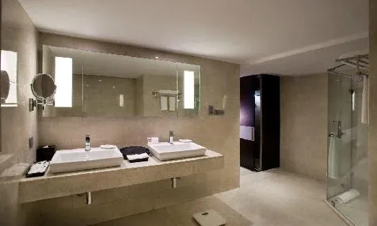 The Lalit New Delhi17.webp